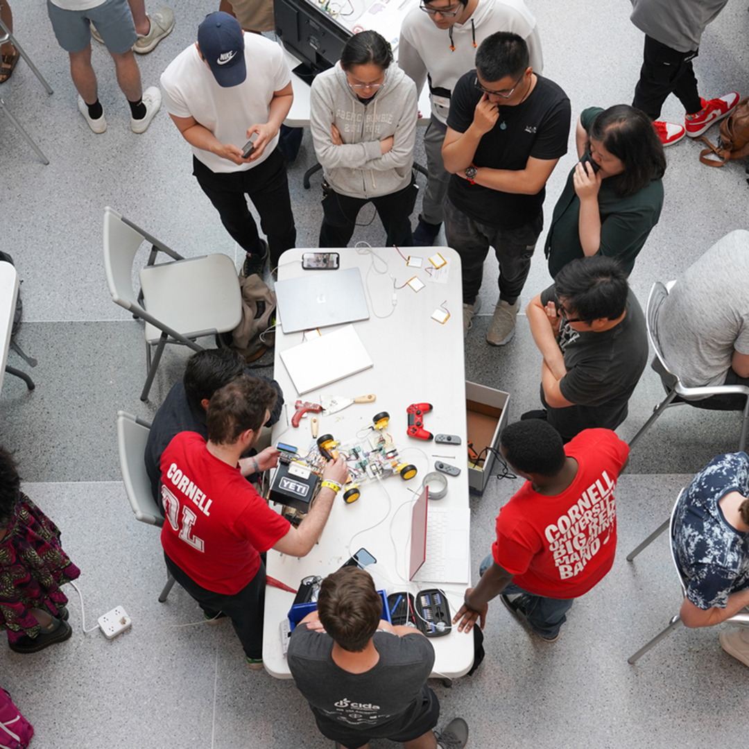 Cornell Bowers CIS students show off at Info Sci project showcase ...