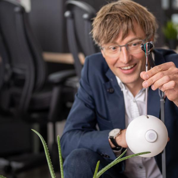 Jung, Peng ’19 and Gao ’17 receive AI seed funding