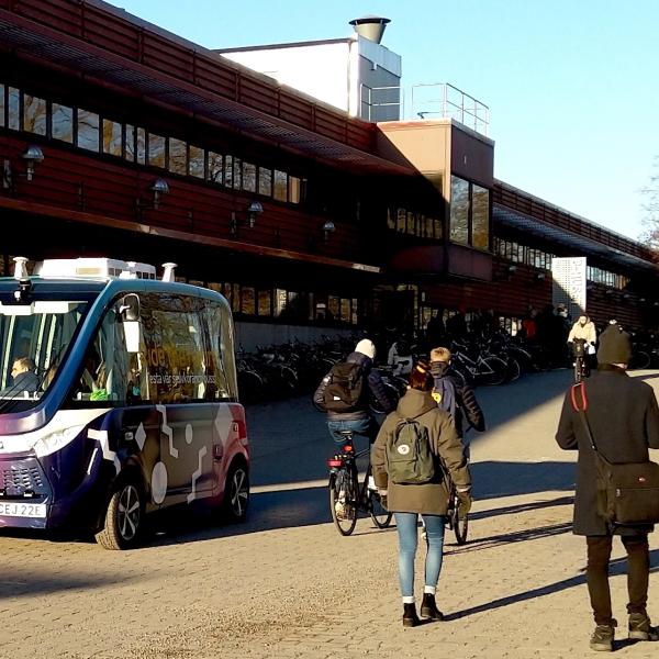 Autonomous buses: It’s all about when, not how, they sound