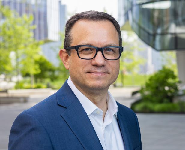 Color portrait of Greg Morrisett